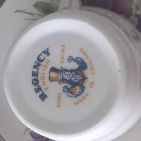 Regency English Teacup & Saucer Fine Bone China Made in England Floral Gold Trim - Picture 8 of 9